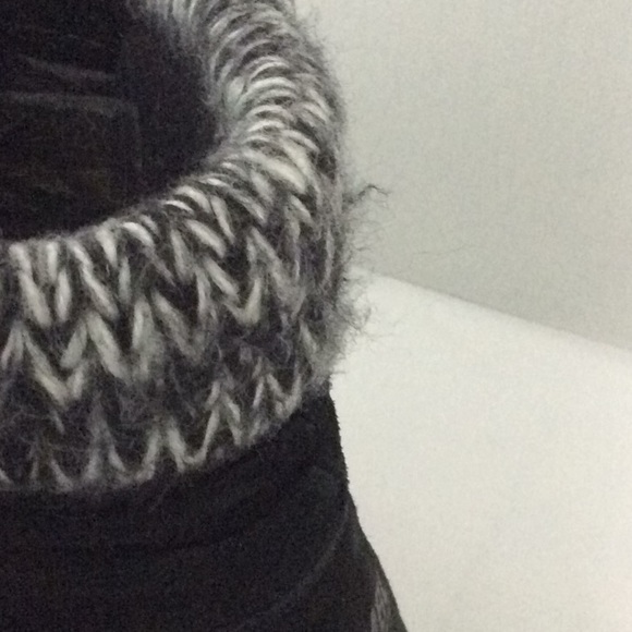 Size 7  Khombu "Laura" Black Ankle Booties - Suede Winter/Snow Boots - Picture 8 of 8